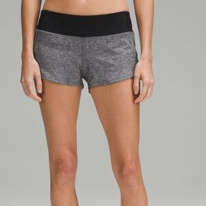 [Like New] Lululemon Speed Up Low-Rise Lined Short 2.5” | Size 6